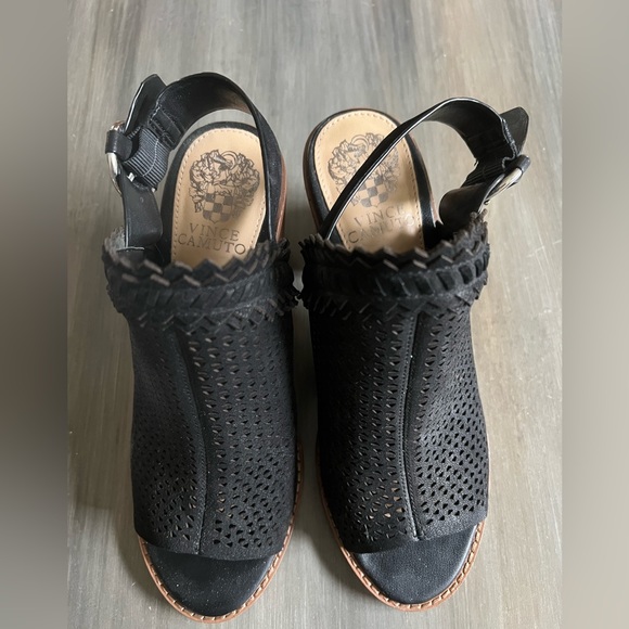 Vince Camuto size 6.5 sandals with 3 in heel in black - Picture 2 of 5